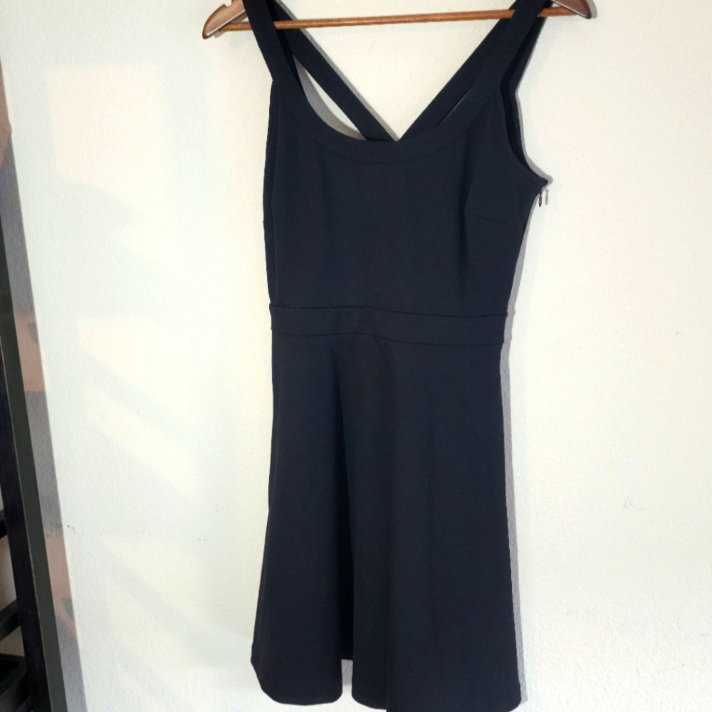 Banana Republic size 4.    ‎         Bin 15